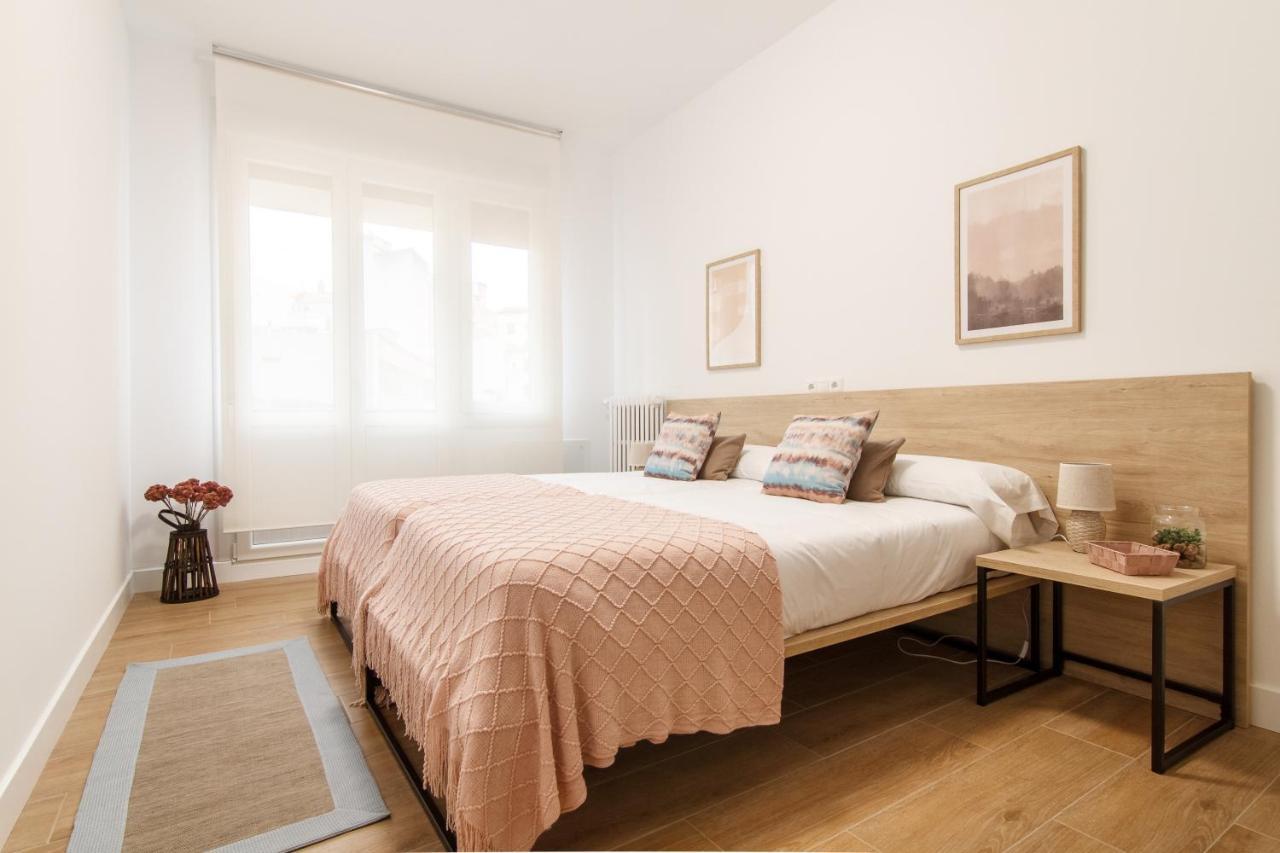Appartamento Elegante y Recién Reformado en Abando Bilbao Esterno foto